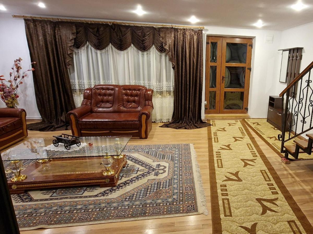 Ciprians' Home Săcele Esterno foto